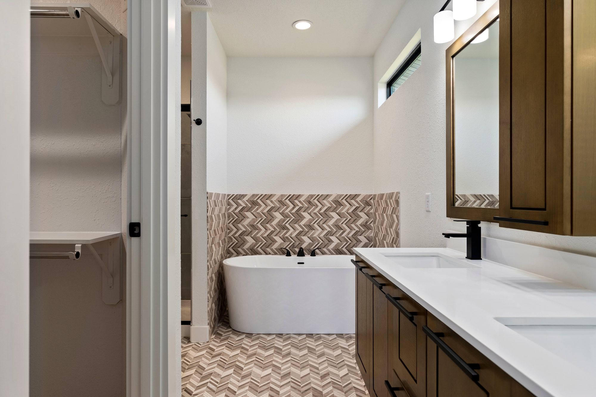 Oak Ridge Farms — freestanding tub with tile surround